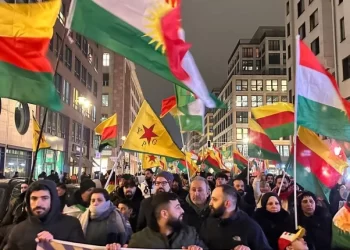 Ciwanan Li Berlînê Êrîşên Li Ser Rojava Protesto Kirin