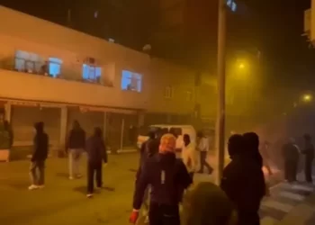 Ciwanên Welatparêz Li Qoserê Êrîşên Li Ser Rojava Protestokirin