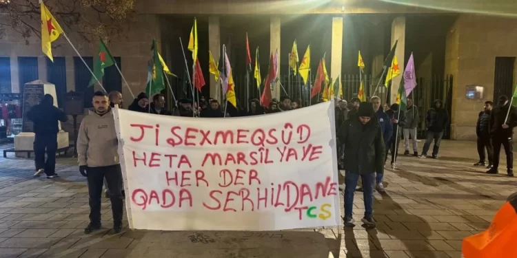 Ciwan Li Marsîlyayê Li Dijî Êrîşan Daketin Kolanan