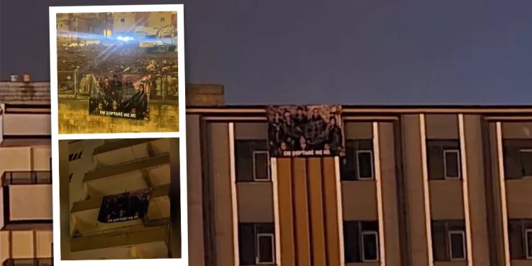 Ciwanan Li Rihayê Êrîşên Li Ser Rojava Xwepêşandan Dikin