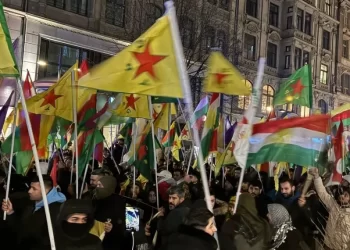 TCŞ Frankfurt: Rojava Ne Bi Tenê Ye!