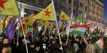 TCŞ Frankfurt: Rojava Ne Bi Tenê Ye!