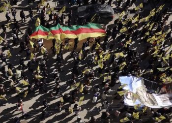 Gelê Hesekê Komplo Şermezar Kir û ji  bo Azadiya Rêber APO Daket Kolanan