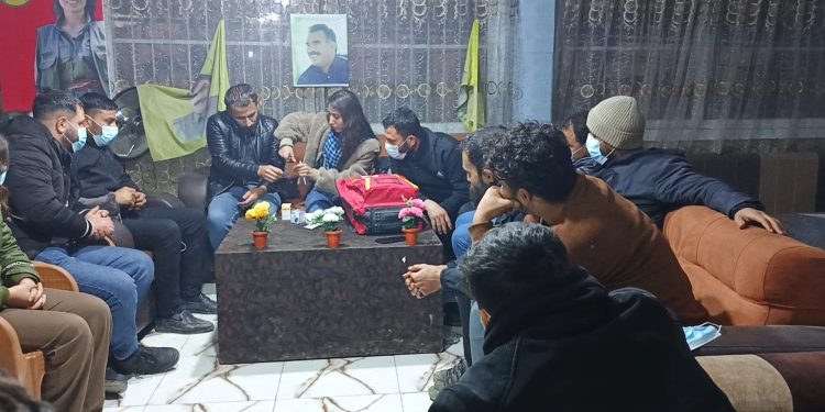 Di rewşa şer de xwendekarên Kobanê perwerdeyên alîkariya yekem lidardixin