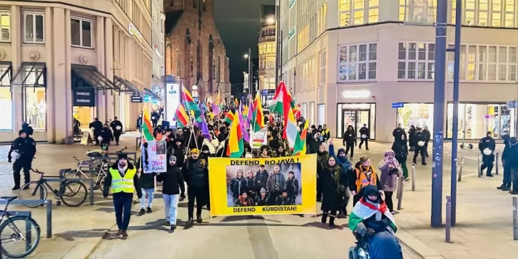 Meşa Mezin a Ji Bo Rojava Li Hamburgê