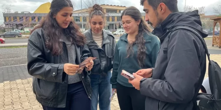 Bangewaziya Civîna Ciwanan Li Amed