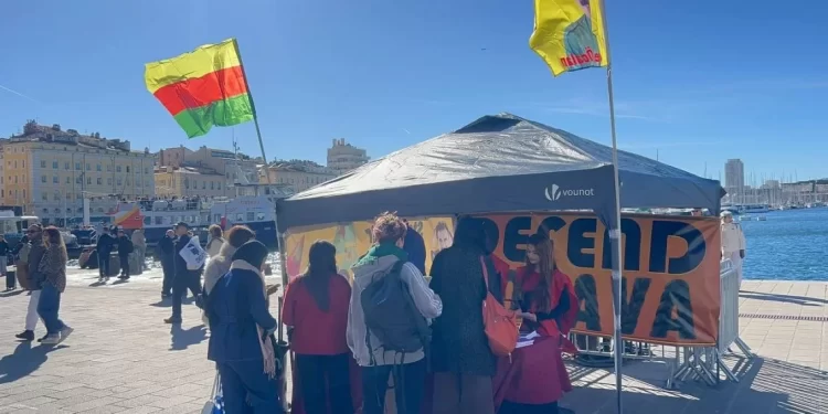 Ciwanên Kurd Li Marsîlyayê Li Vieux Port Standek Vekirin