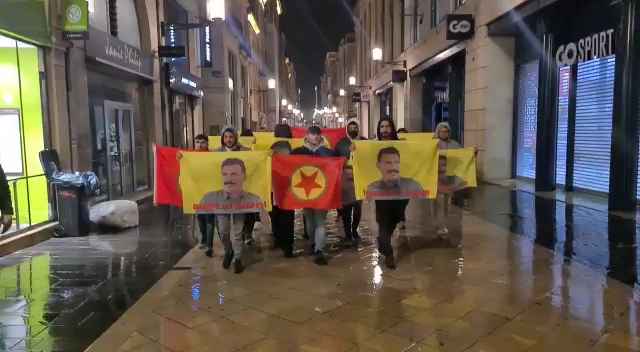 Gençler Önder Apo için Bordeaux’da eylem yaptı