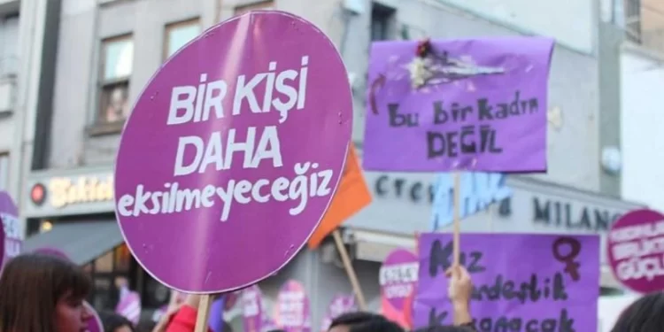 Êlîh’te bir erkek boşandığı kadına silahla saldırdı