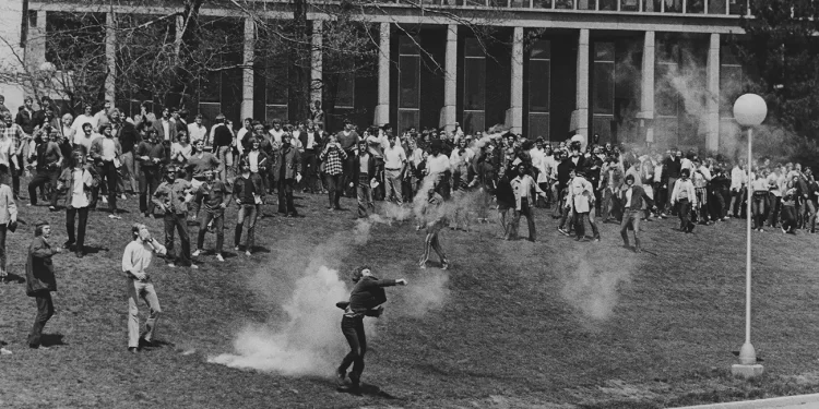 Kent State öğrenci Katliamı üzerinden 54 yıl geçti