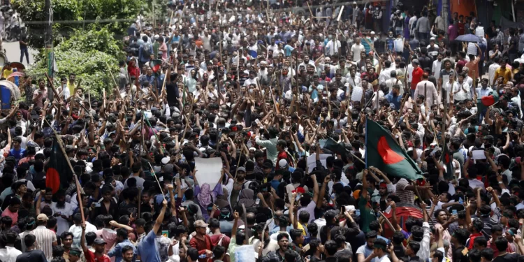 Bangladeş’te hükümet karşıtı protestolar yine patlak verdi