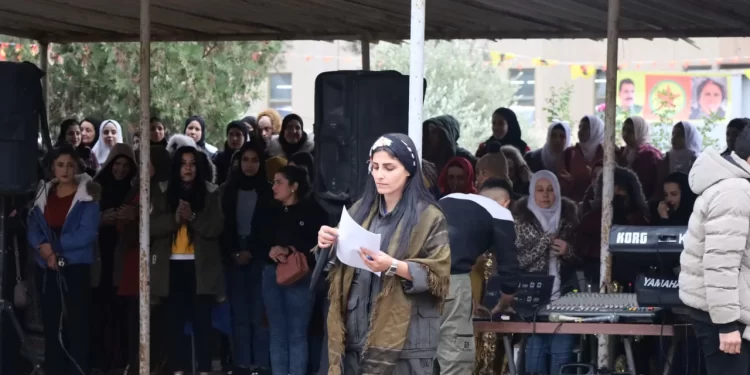 Hesekê’de gençler PKK’nin kuruluş yıldönümünü kutladı