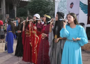 Genç kadınlardan Önder APO’nun özgürlüğü için sanat etkinliği