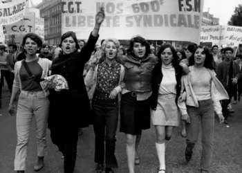 ÜNİVERİSTELERİ ÖZGÜR AKADEMİLER İLE ÖRGÜTLEYELİM !