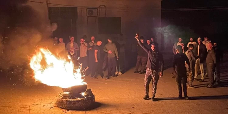 Dirbêsiyê’li Gençler Newroz’un Tanınmamasına Karşı Newroz’u Kutladı