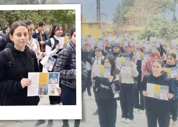 Kobane’de Yurtsever Öğrenciler Birliği Broşür Dağıttı