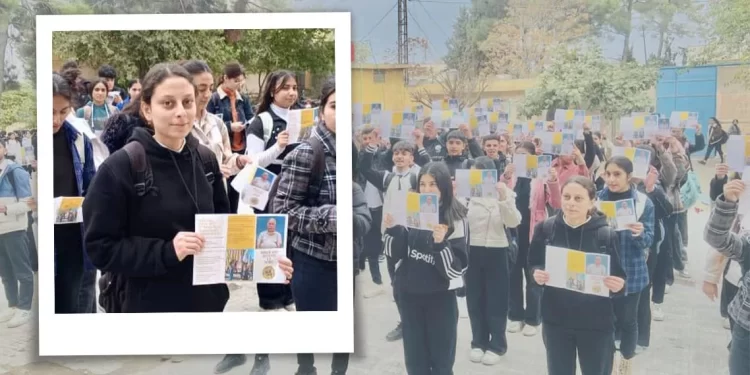 Kobane’de Yurtsever Öğrenciler Birliği Broşür Dağıttı