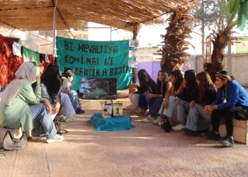 Genç Kadınlar “Kom Bibe” Kampanyasıyla Örgütleniyor