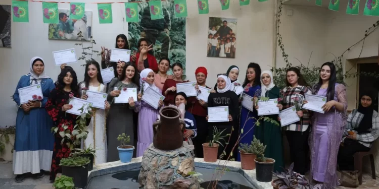 Halep Genç Kadınlar Birliği Sağlık Eğitim Kursunu Tamamladı