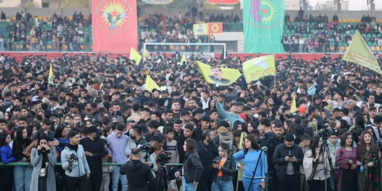Gençler Öncülüğünde Kobanê’de Binlerin Katılımıyla Ulusal Direniş Bayramı Kutlandı