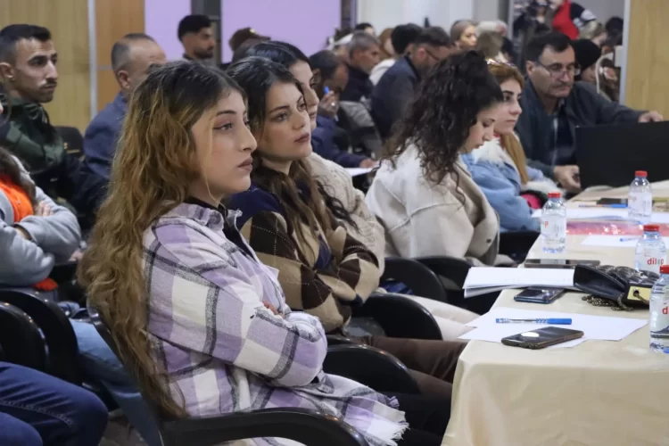 Gençler Cizîr’de ”Komün” Konulu Çalıştay Düzenledi