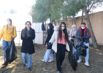 Rojava Üniversitesi Öğrencileri Qamişlo’da Çevre Temizliği Kampanyası Başlattı