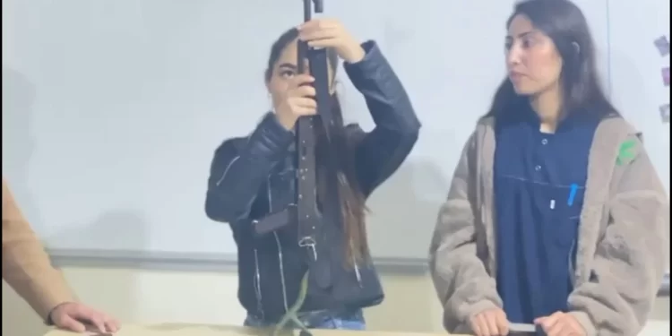 Yekîtiya Xwendekarên Welatparêz’den Kobanê Üniversitesinde Öz Savunma Eğitimi