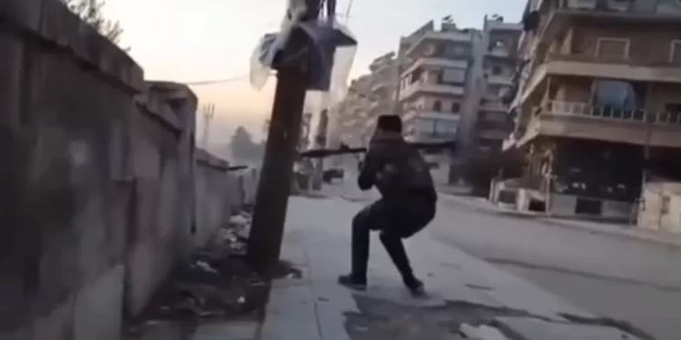 Halep Gençleri Mahallelerini Savunuyor