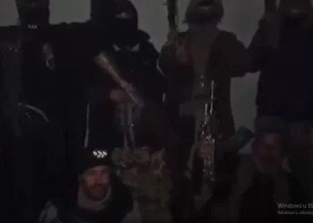 Kobanê Gençleri Mevzilerde Direniyor