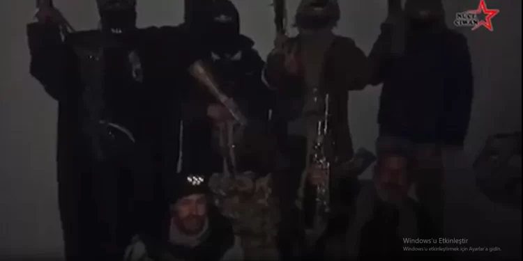 Kobanê Gençleri Mevzilerde Direniyor