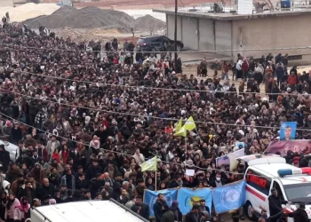 Kobanê’de On Binlerce Kişi Şehitlerini Uğurladı
