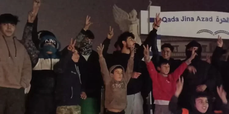 Yağmura rağmen Kobanê’li Gençler Alanlara Çıktı