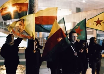 Portekizli Gençler Türkiye Büyükelçilikleri Önünde Protesto Düzenledi