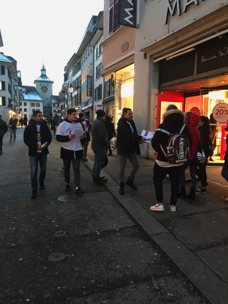 Tevgera Ciwanên Şoreşger ve Jinên Ciwanên Azad İsviçre’de bildiri dağıttı