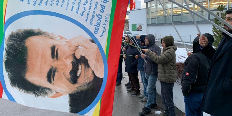 Tevgera Ciwanên Şoreşger Tagblatt gazetesi önünde tecridi protesto etti