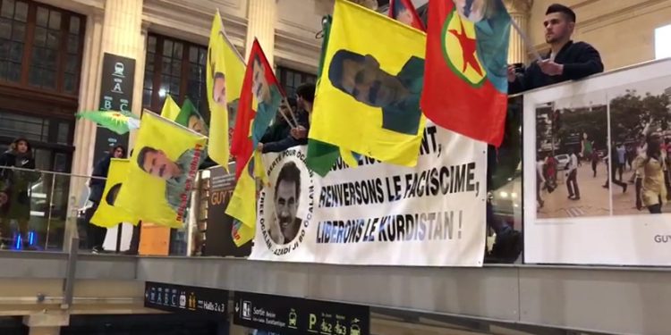 Tevgera Ciwanên Şoreşger Fransa’da tren garında tecridi protesto etti