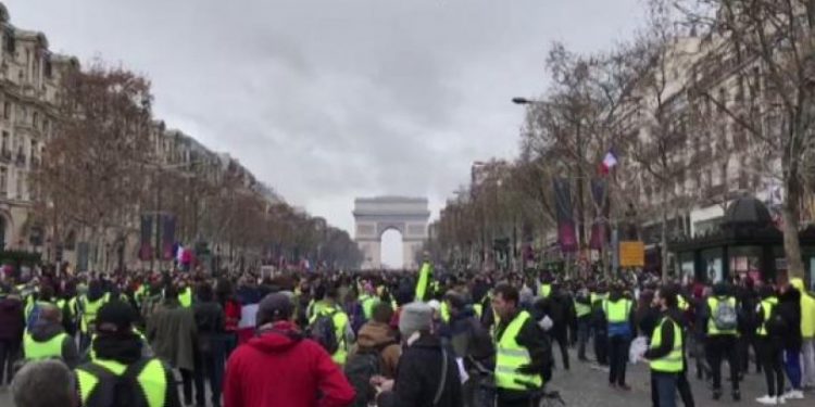 Sarı Yelekliler 13. kez sokaklarda