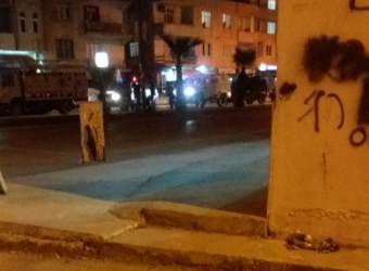 Adana’da gençler ateş yakıp, tecridi protesto etti