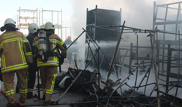 Bursa’da bir fabrikada bilinmeyen nedenli bir yangın