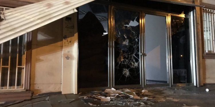 İşgalci polisler HDP İl binasını yağmaladı!