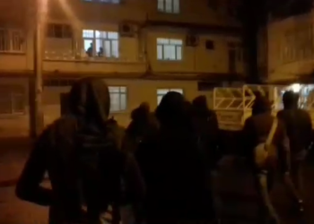 Amed gençliği tecride karşı yürüdü