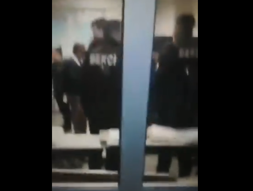 İstanbul’da işgalci polisler sandıkları açtı