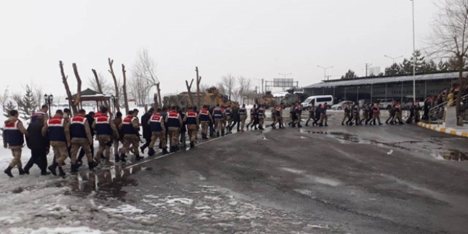 Baskınla gözaltına alınan yurttaşlar’dan 11’i tutuklandı