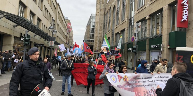 Köln’de açlık greviyle dayanışma eylemi