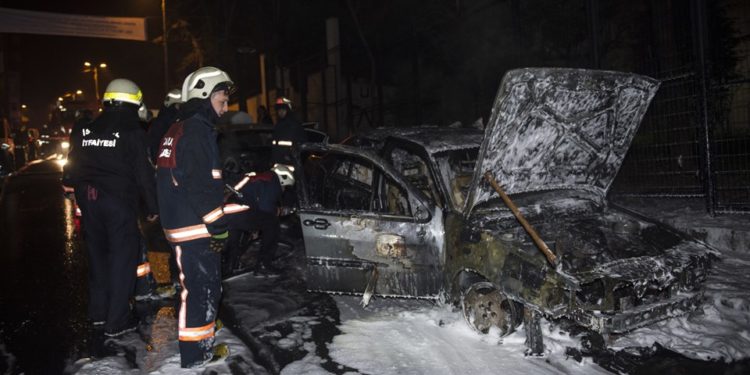 SON DAKİKA – Şehit Kawa Çekdar İntikam Biriminden eylemler: Faşistlere ait birçok araç ateşe verildi