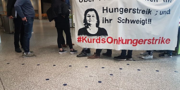 YENİLENDİ – Kürt gençleri Almanya’da SWR TV ve radyo istasyonunu işgal etti!