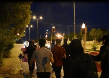 Silêmaniyê’de gençler tecride karşı meşalerle yürüdü