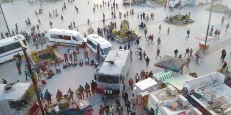 Faşist polis ailelere saldırdı: 16 yurttaş gözaltına alındı