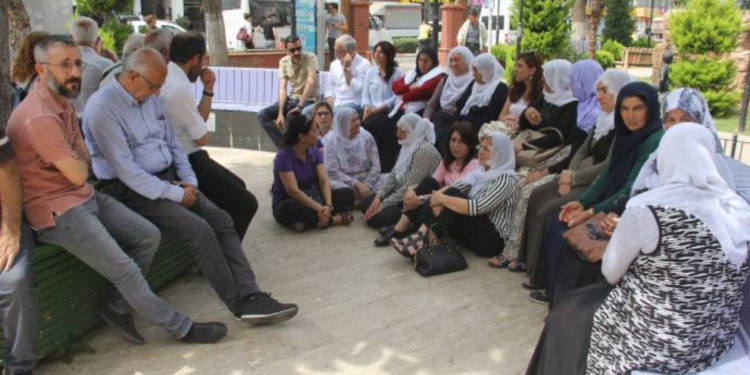 Mersin’de direnişçi yakınlarında eylem