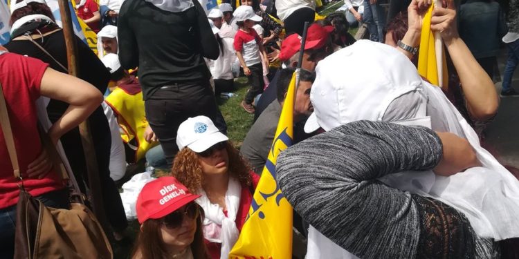 Amed’de 1 Mayıs’a beyaz tülbentliler alınmıyor